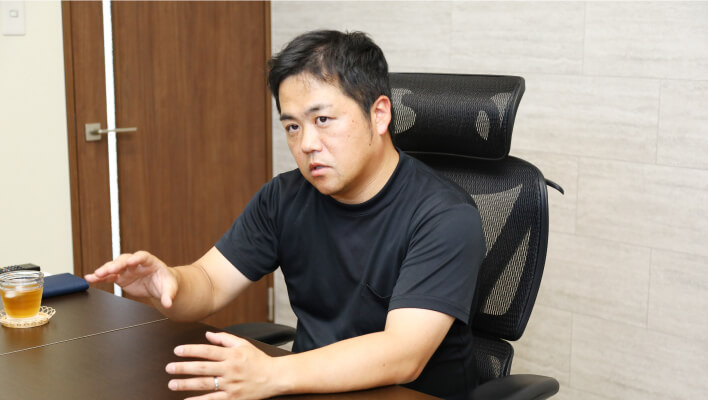 専務取締役近影